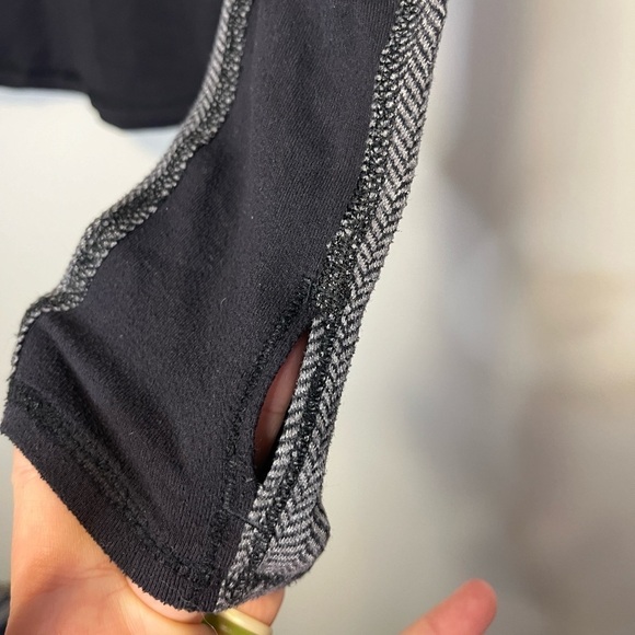 Ivivva Lululemon Black Heathered Herringbone Warm Terrain Long-Sleeve Tee sz 7 - Picture 3 of 7
